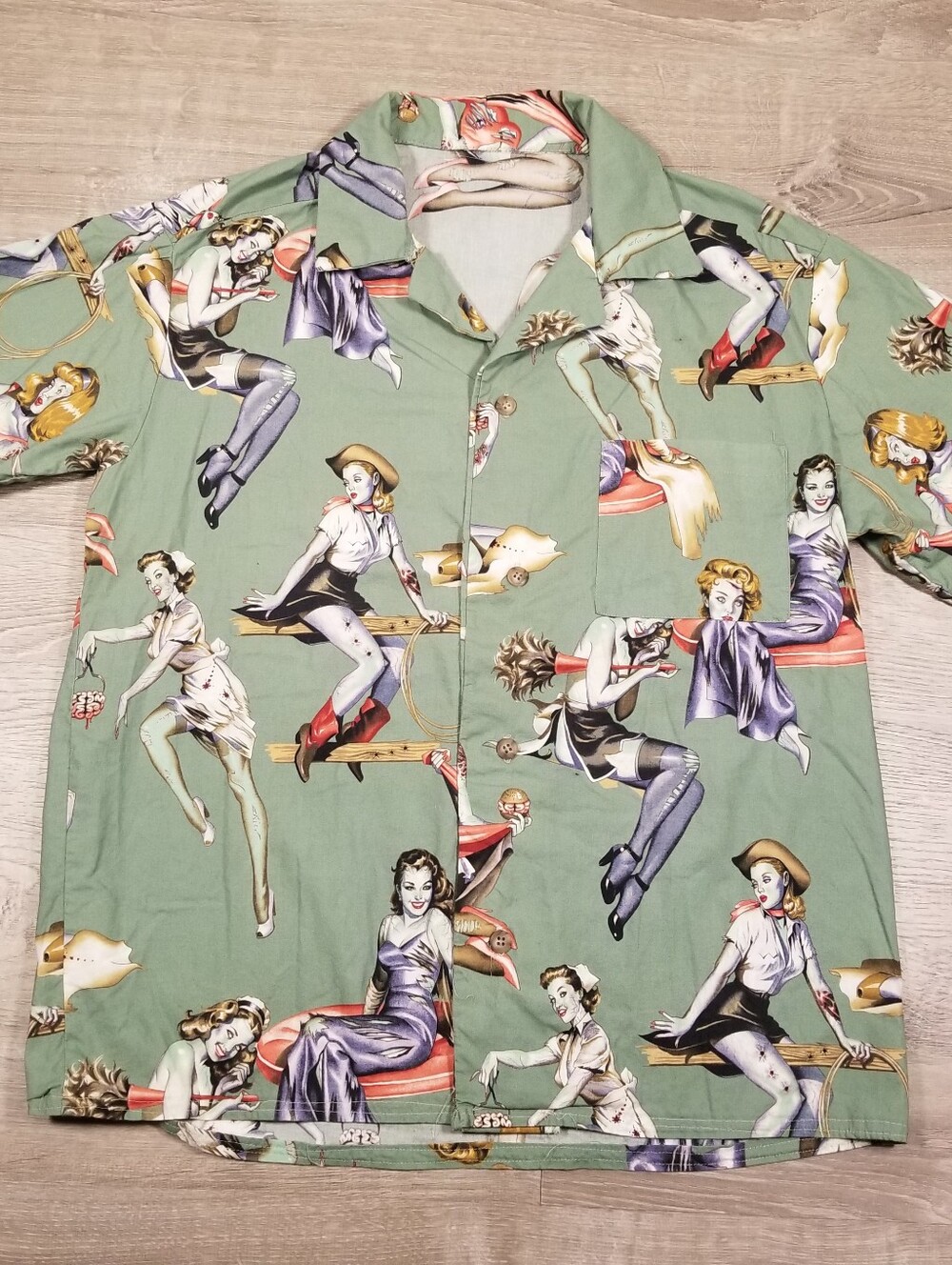 Alexander Henry Beauty & Brains Zombie Pin Up Girl Halloween Shirt Mens XL